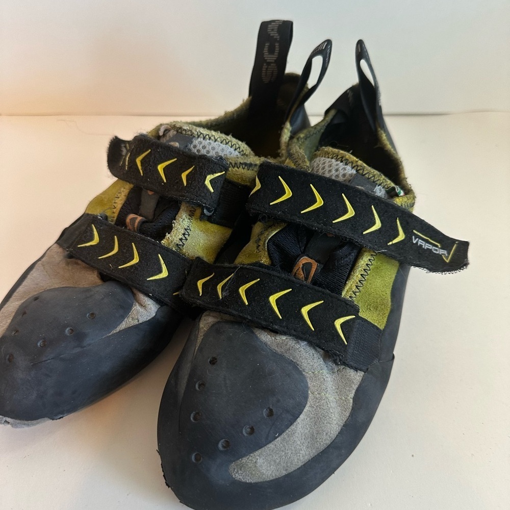 Scarpa Black and Yellow Athletic Shoes with Slip-On Design and Aggressive Sole